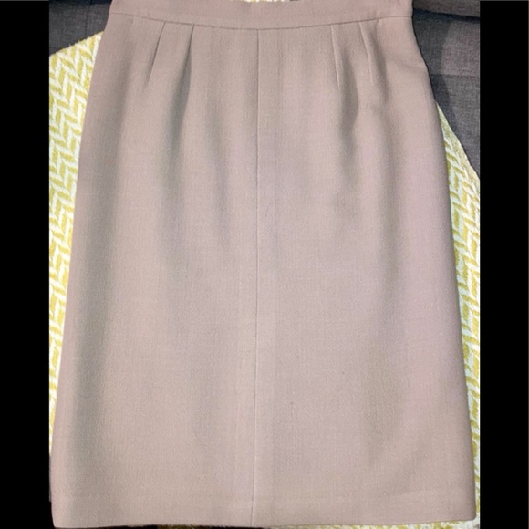 CHANEL Boutique Lambswool Tan Skirt - Picture 2 of 9